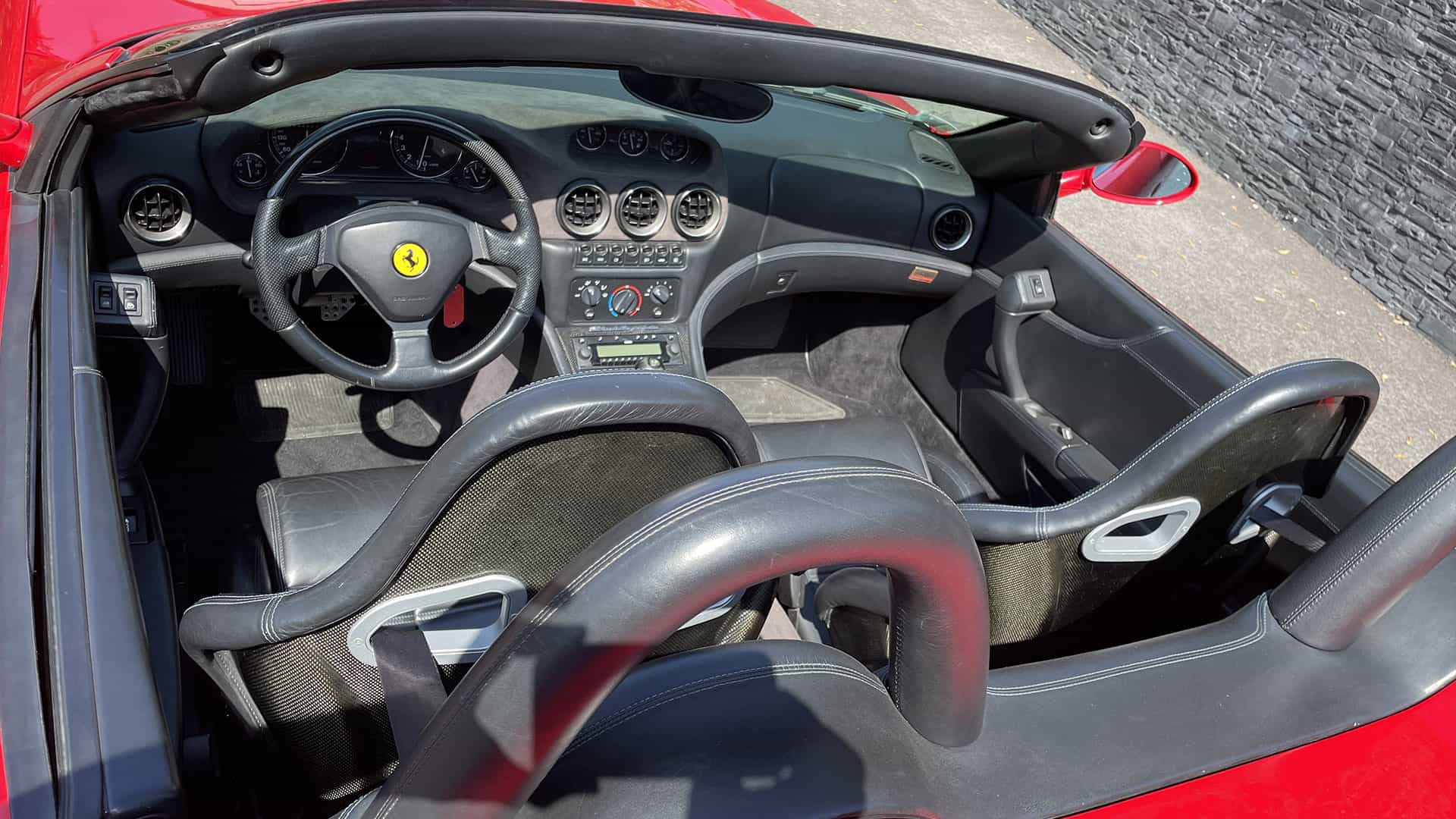 Vue intérieure de la Ferrari 550 Barchetta
