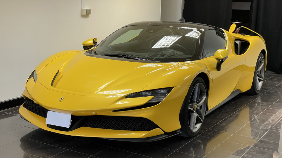 Preowned luxury car Discover our vehicles for sale